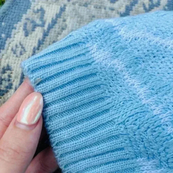 Vintage Centennial Knits Ltd Blue Scallop neck wavy 3D design white Medium 90s - Picture 7 of 9